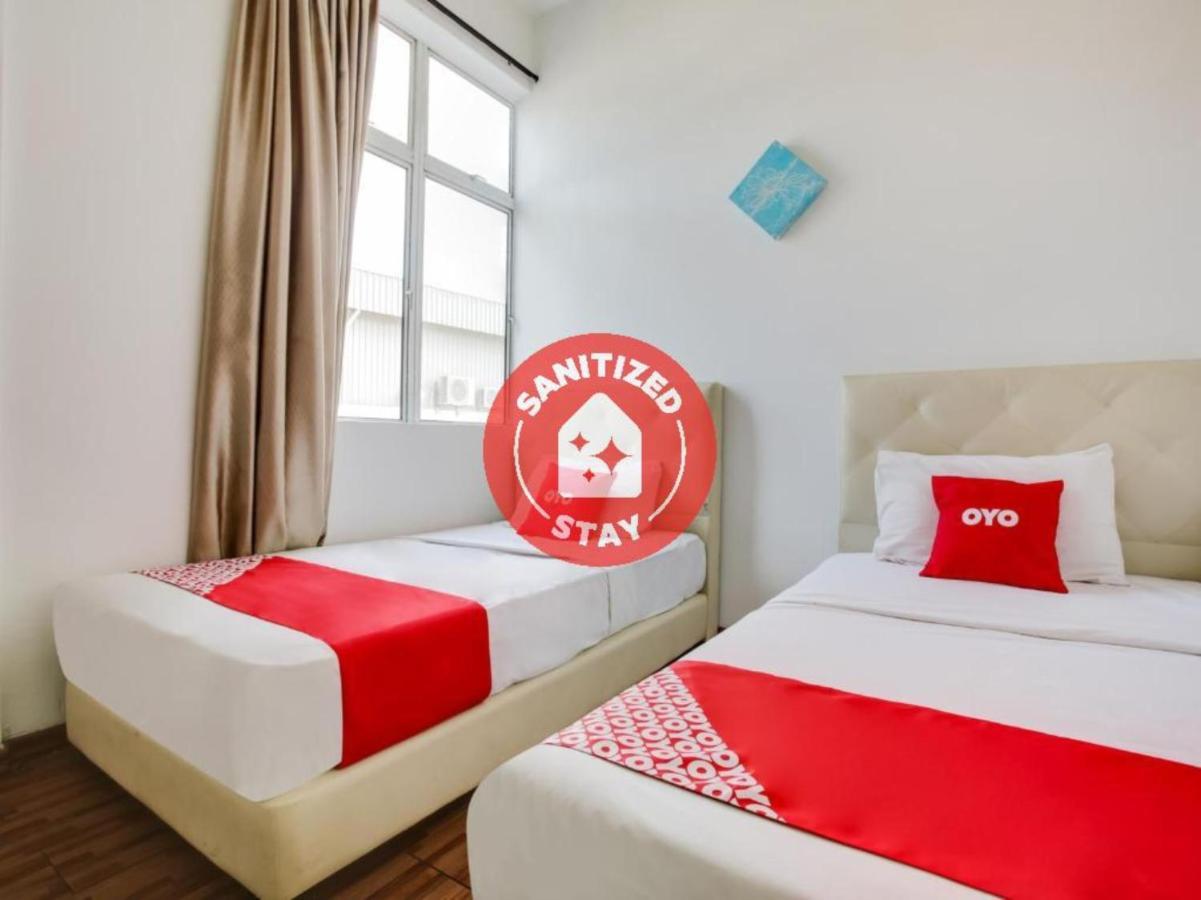 OYO 89617 Selesa View Hotel Bukit Gambir Bagian luar foto