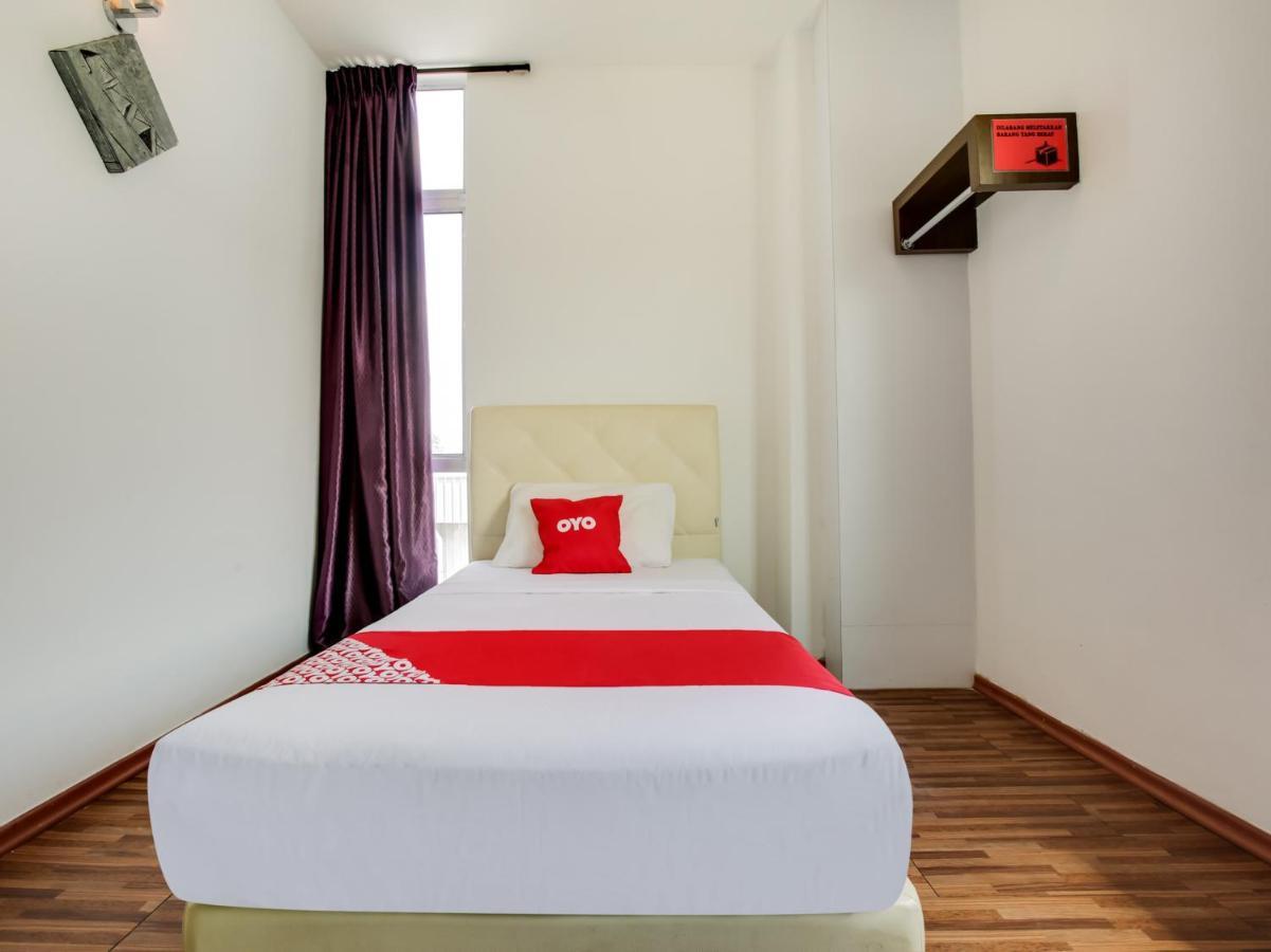 OYO 89617 Selesa View Hotel Bukit Gambir Bagian luar foto
