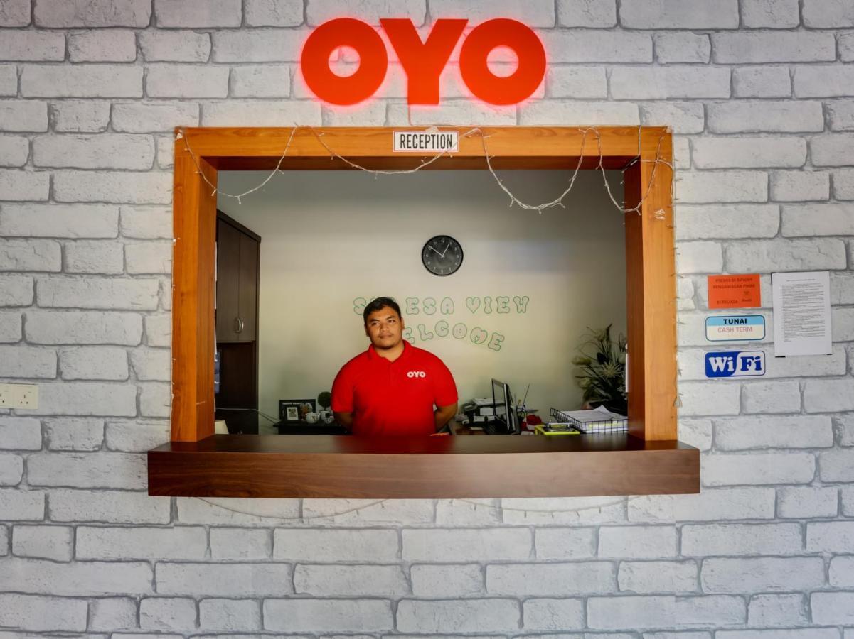 OYO 89617 Selesa View Hotel Bukit Gambir Bagian luar foto