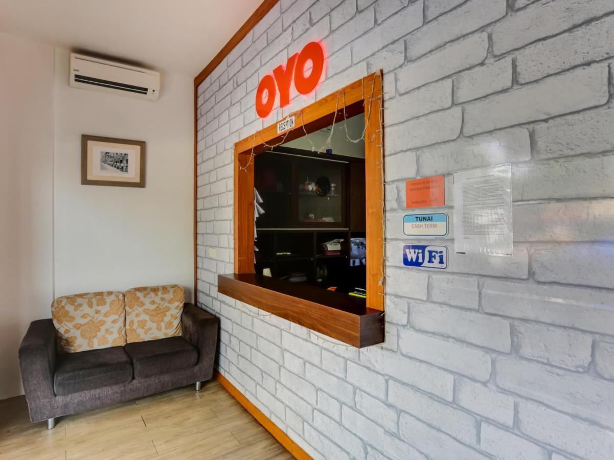 OYO 89617 Selesa View Hotel Bukit Gambir Bagian luar foto