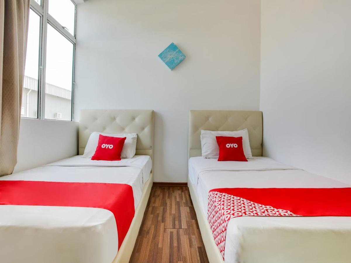 OYO 89617 Selesa View Hotel Bukit Gambir Bagian luar foto
