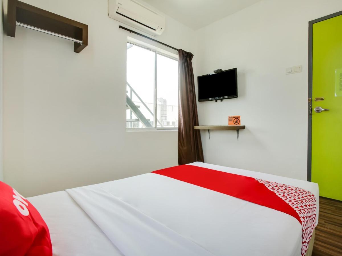 OYO 89617 Selesa View Hotel Bukit Gambir Bagian luar foto